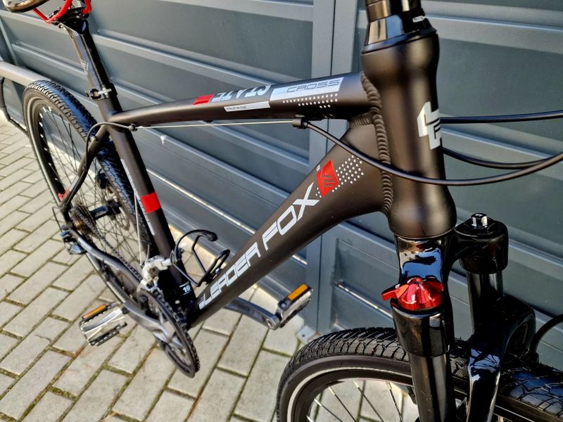 (42)Crossové/Trekingové kolo Leader Fox Air 28"