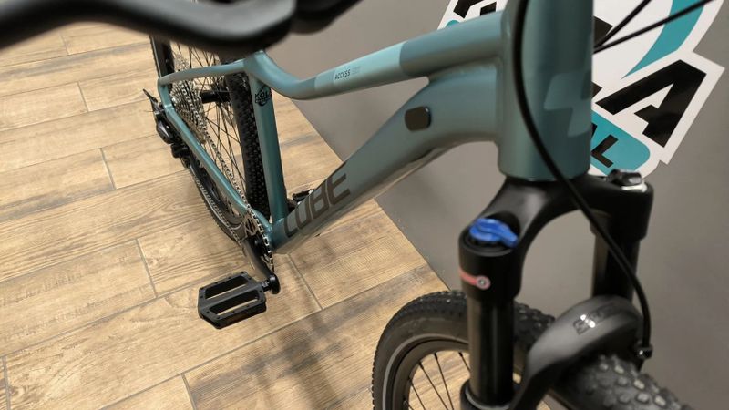 Cube Access 27 1x11 šedomodrá S 2026