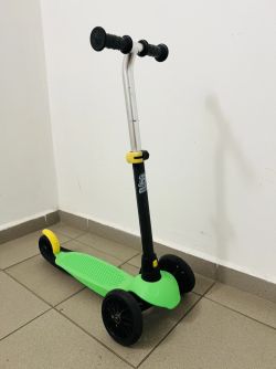 Dětská koloběžka se 3 kolečky B1 Structure OXELO