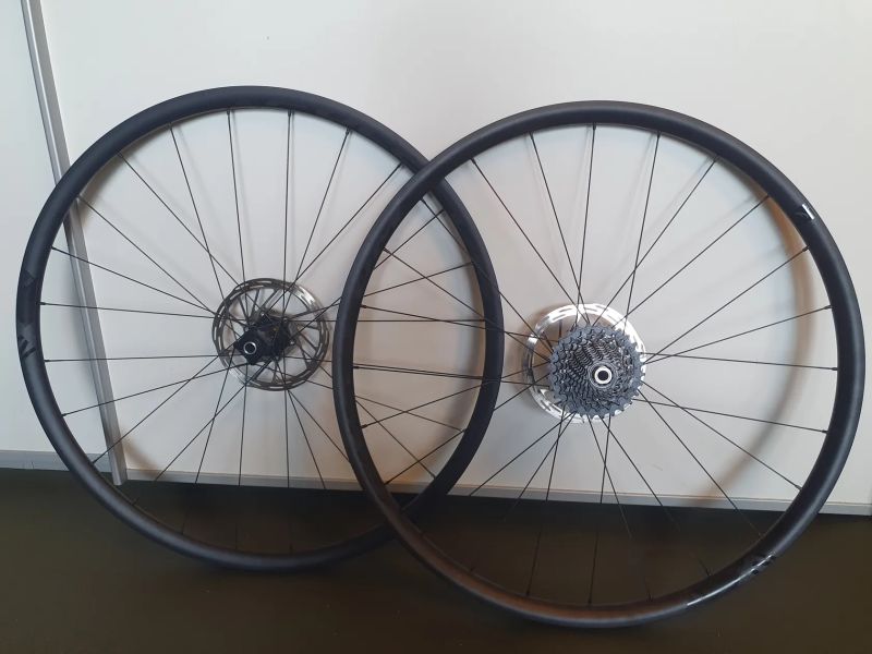 Zapletena kola Fulcrum DB 500, kazeta Sram Force, kotouče 