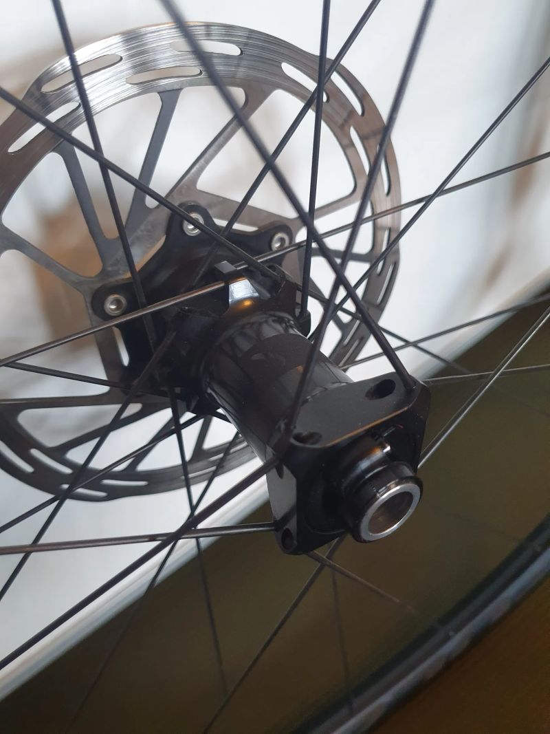 Zapletena kola Fulcrum DB 500, kazeta Sram Force, kotouče 