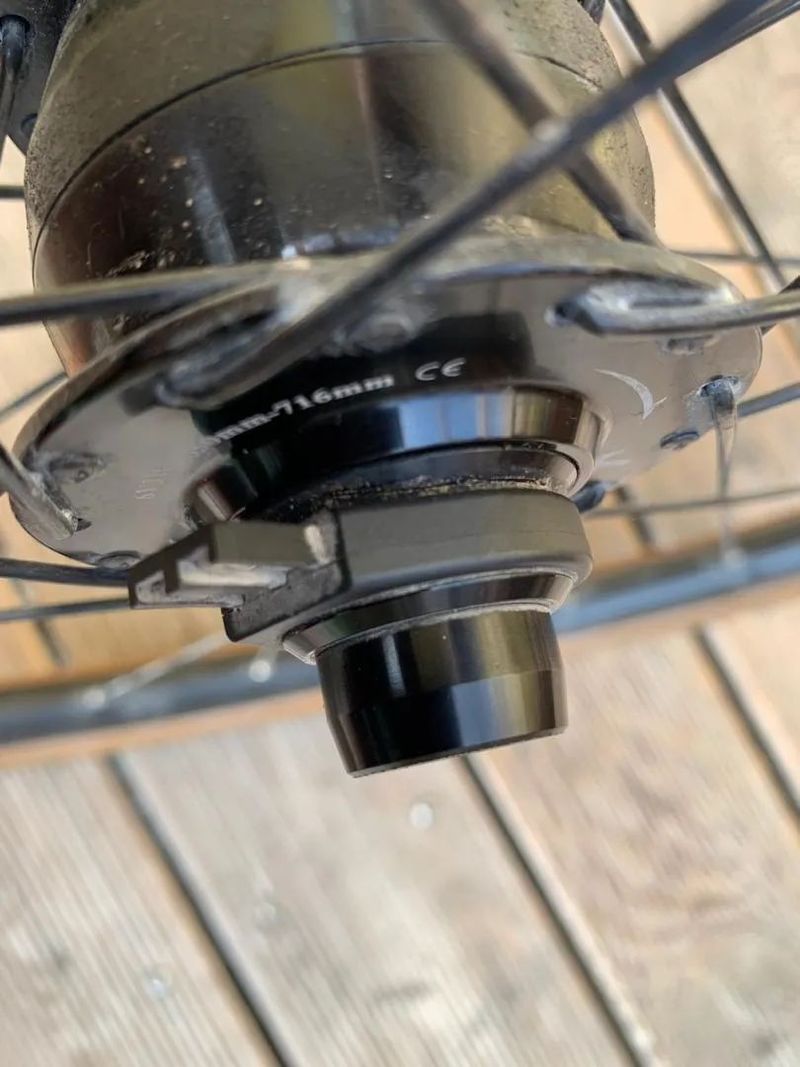 Cube nuroad- set blatníku a předního kola s dynamem