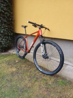 Cube Cube Reaction C:62 Pro rám L kolo 29" oranžové