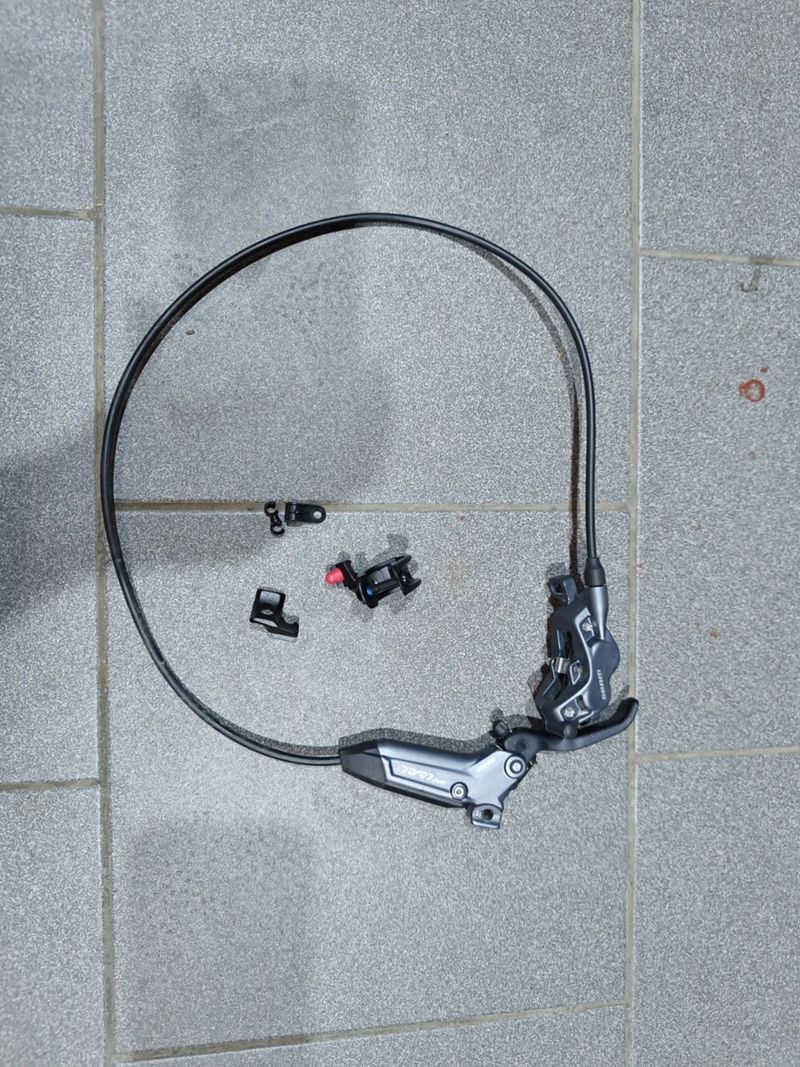 Sram Level Bronze 4píst, kotouče centerline 180+160mm, demontáž z nového kola 