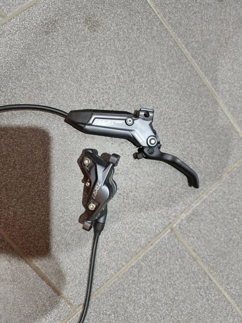 Sram Level Bronze 4píst, kotouče centerline 180+160mm, demontáž z nového kola 