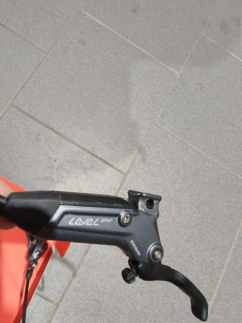 Sram Level Bronze 4píst, kotouče centerline 180+160mm, demontáž z nového kola 