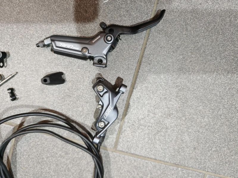 Sram Level Bronze 4píst, kotouče centerline 180+160mm, demontáž z nového kola 