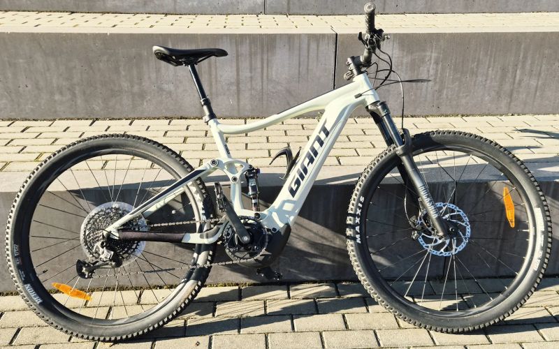 Giant STANCE E+1 29ER