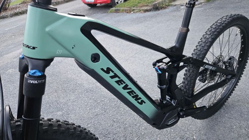 Elektrokolo Stevens celokarbon 