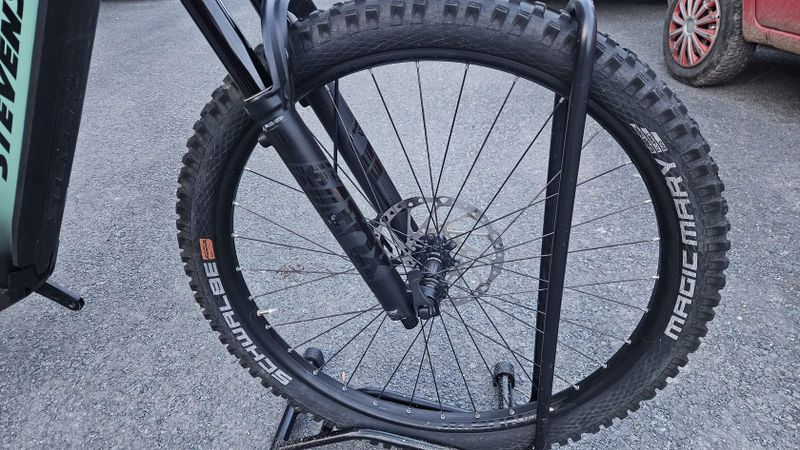 Elektrokolo Stevens celokarbon 