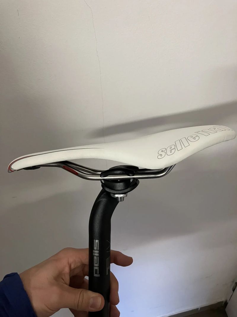 Sedlo Selle Italia SLR XP 180g + sedlovka Pells 