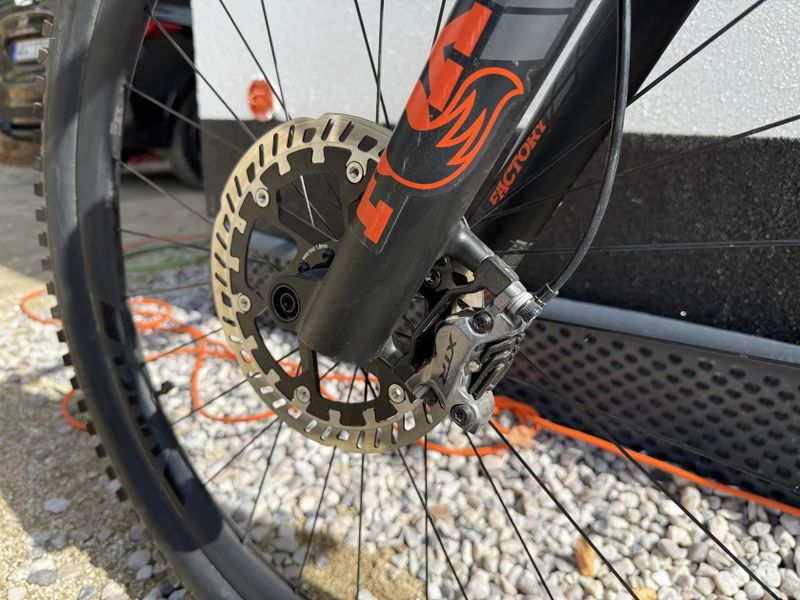 Ghost Path Riot LTD, model 2024, najeto jen 400 km, vel. M