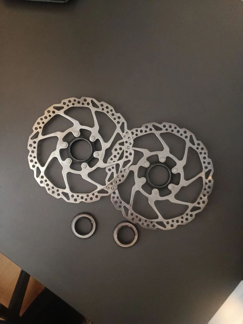 Kotouče Shimano Deore 180mm