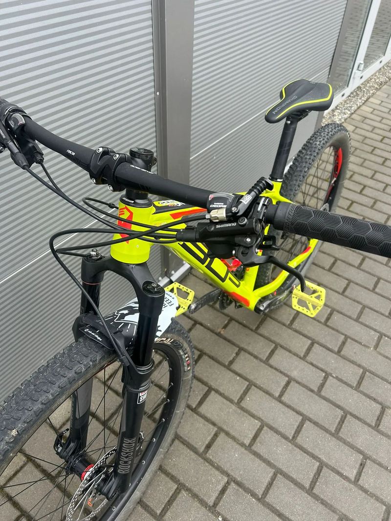 Superior XP 907 SE, kola 27,5" vel. S