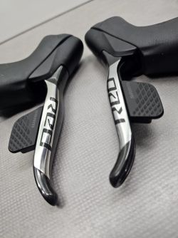 Brzdy Sram Red (komplet páky, třmeny, hadice, desky)