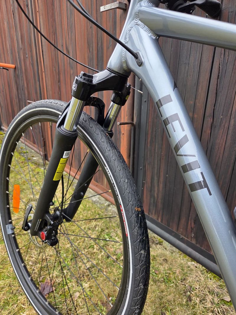 LEVIT Simur 1, zánovní trekové kolo, perfetní stav, komponenty Deore