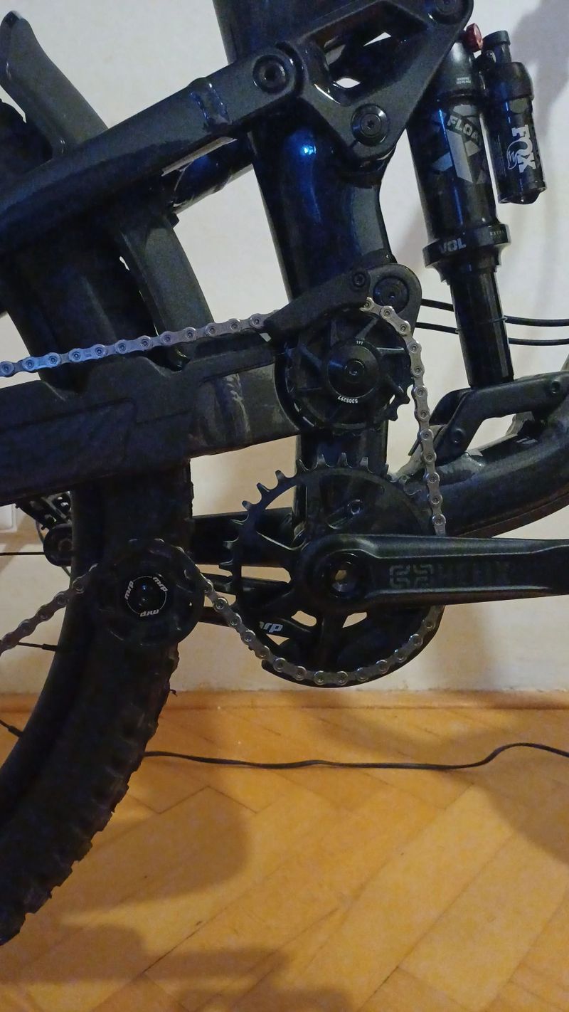 Nový Trek Trek slash 8 gen 6 (nesedí velikost)