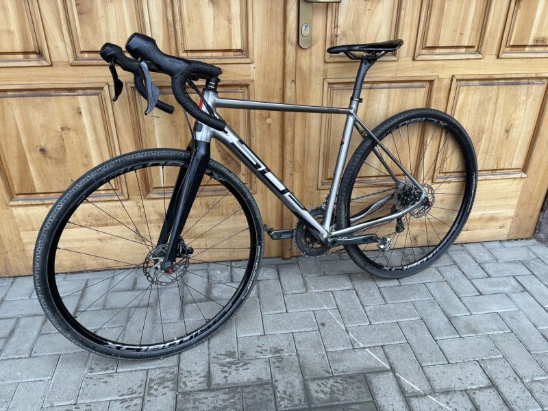 Superior x Road Elite vel. M