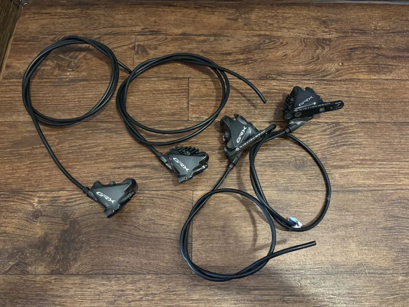 Brzdové třmeny Shimano GRX 810