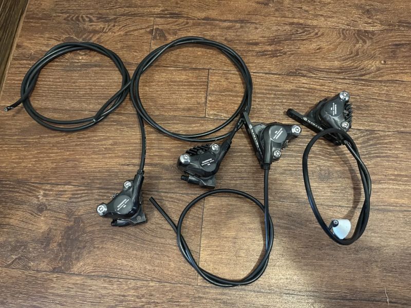 Brzdové třmeny Shimano GRX 810