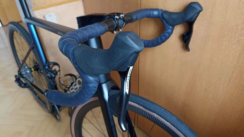 Basso Astra vel. 53, na sadě sram force xplr, kola mavic cosmic sl32, ind. stavba 