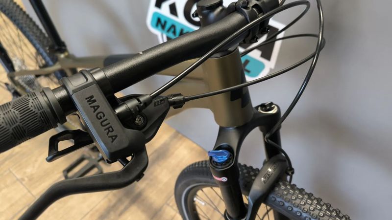 Cube Acid 27 1x11 kovově olivová XS 2026 