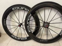 kola carbon silniční EQUINOX CP6 55mm galuska, klasické brzdy 