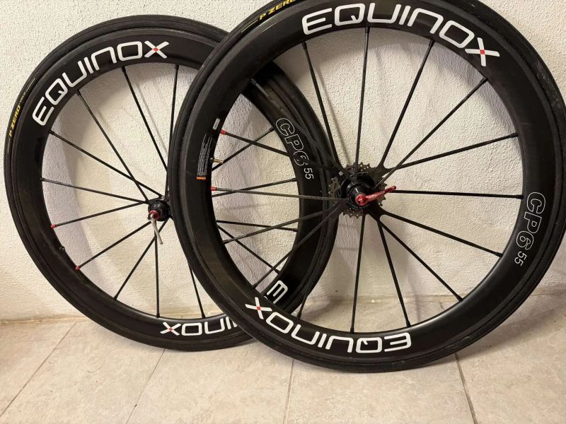 kola carbon silniční EQUINOX CP6 55mm galuska, klasické brzdy 