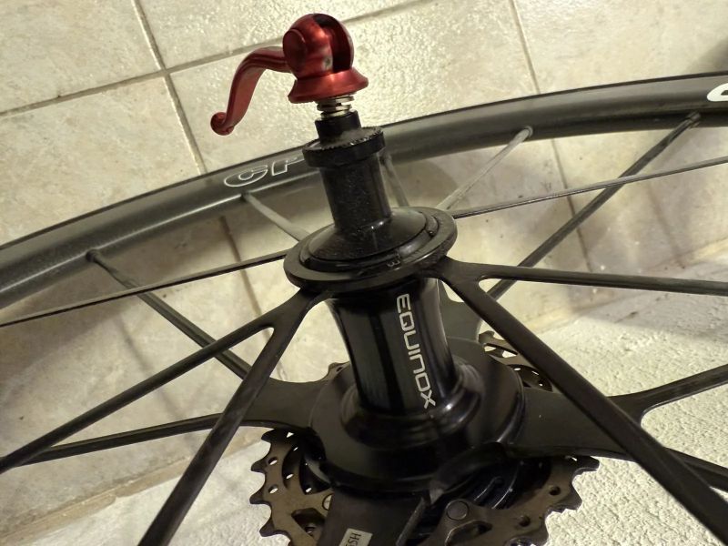 kola carbon silniční EQUINOX CP6 55mm galuska, klasické brzdy 