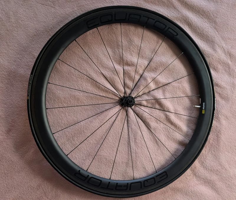 Prodám Set nových galuskových karbonových kol Equator 45T pro klasické brzdy a rychloupínák