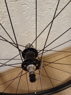 Kola na Chris King nábách, idelně k přepřepletení na karbony.