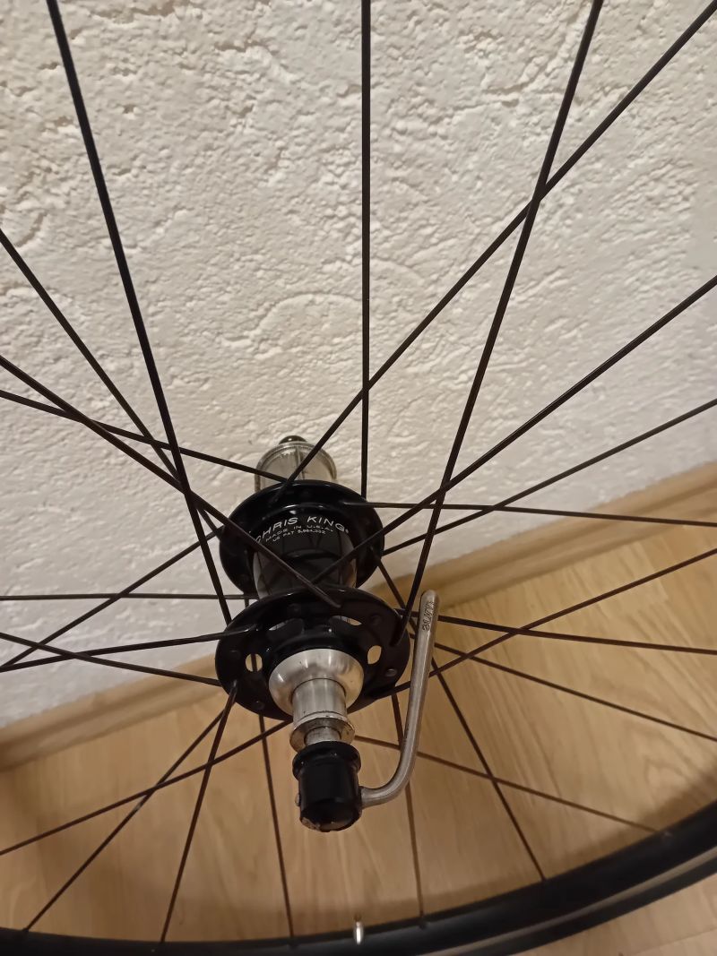 Kola na Chris King nábách, idelně k přepřepletení na karbony.