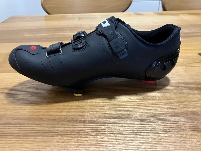 Prodám cca 4 měsíce používané tretry SIDI Ergo 5 matt black vel. 44