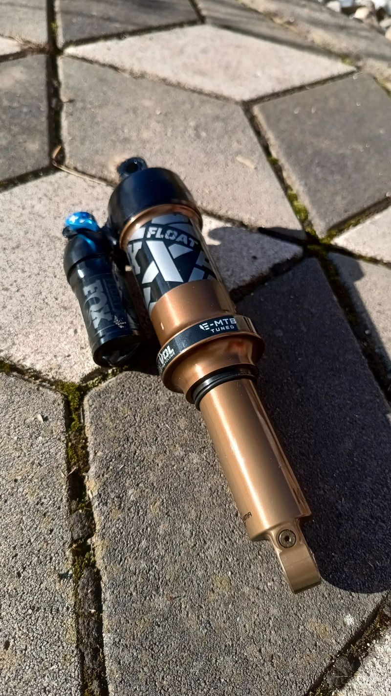 *Nový* Fox Float Factory X 2025 230x60