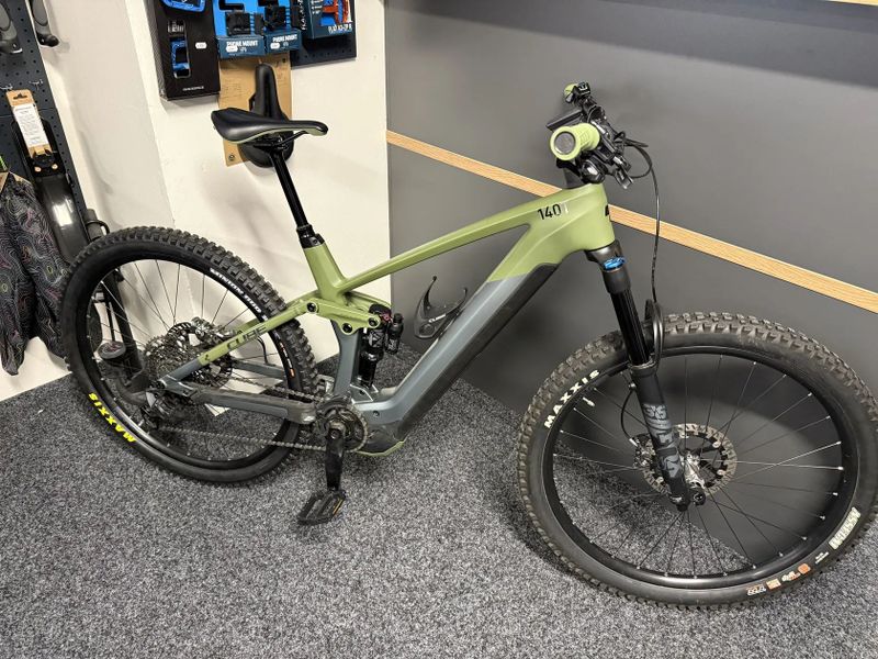 CUBE Stereo Hybrid 140HPC TM 750 vel.L 2022 1872KM KARBON