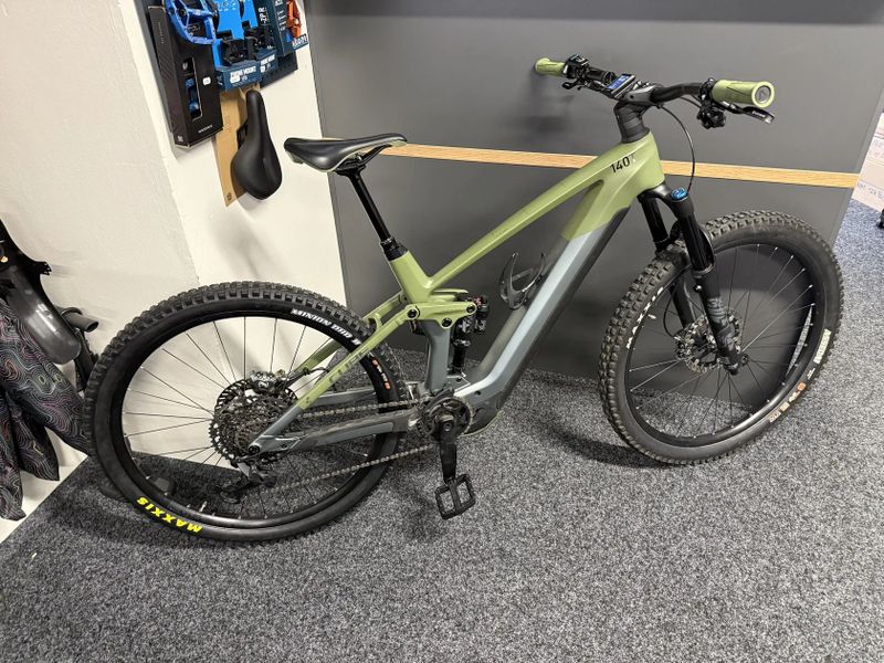 CUBE Stereo Hybrid 140HPC TM 750 vel.L 2022 1872KM KARBON