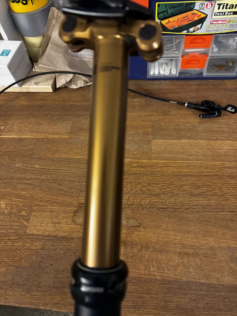 Teleskopická sedlovka Fox Transfer Kaschima