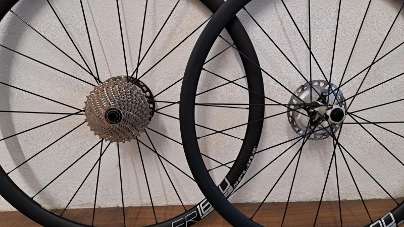 Zapletená kola DT Swiss ER 1600 SPLINE®, CL