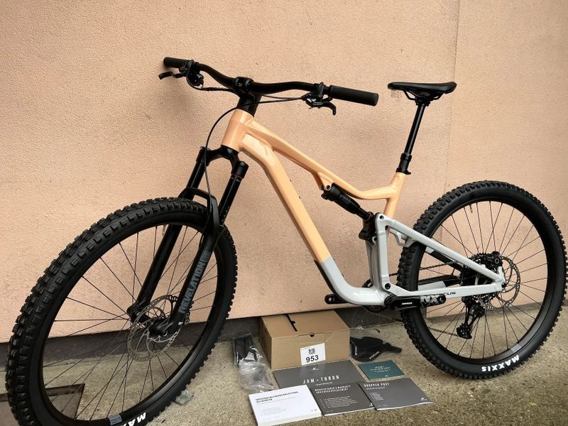 Nový Focus JAM 6.8 Melon Glossy