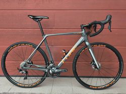 karbonové cyklokrosové/gravelové kolo Cube CrossRace 56