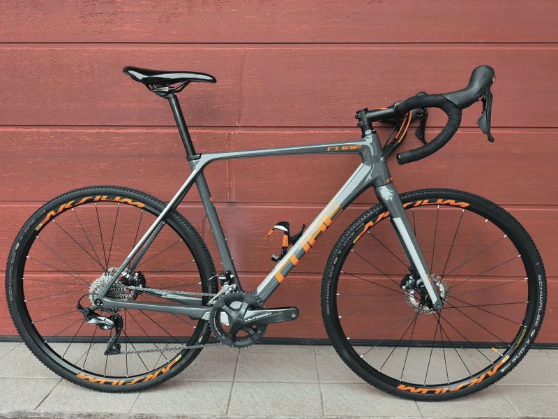 karbonové cyklokrosové/gravelové kolo Cube CrossRace 56