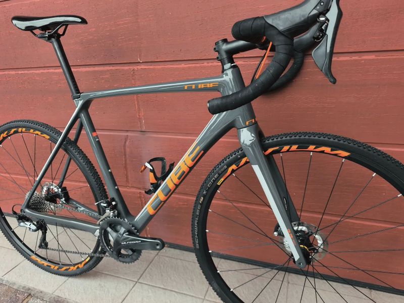 karbonové cyklokrosové/gravelové kolo Cube CrossRace 56