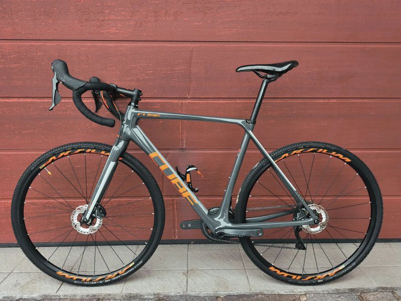 karbonové cyklokrosové/gravelové kolo Cube CrossRace 56