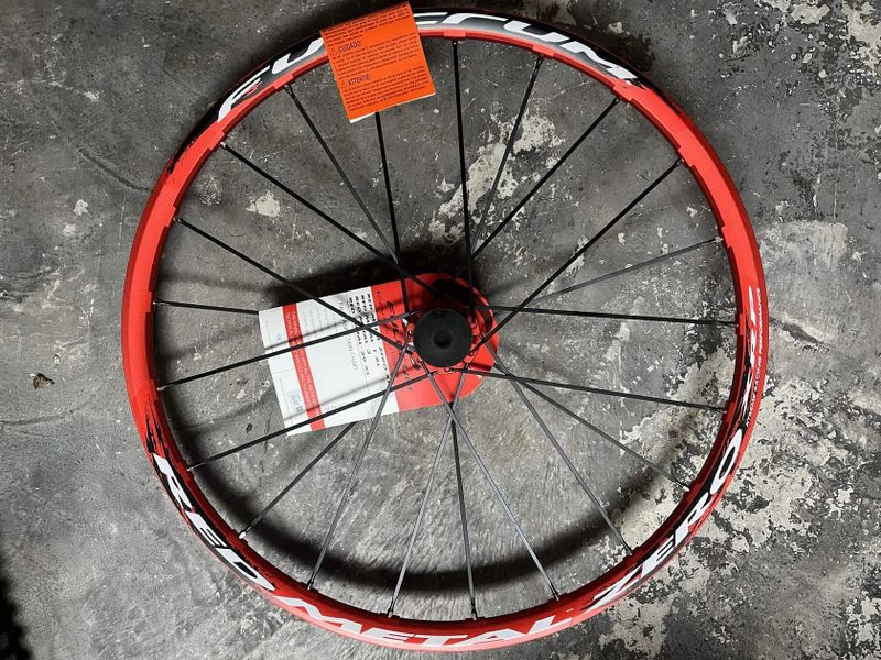 Fulcrum Red Metal Zero (NOVÉ) - 26 palců