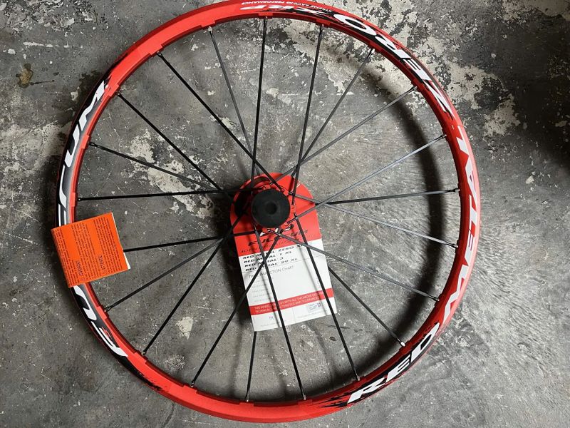 Fulcrum Red Metal Zero (NOVÉ) - 26 palců