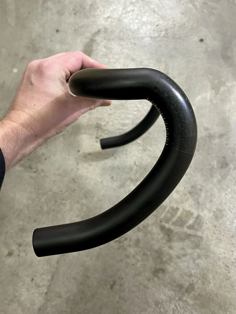 Karbonová 3T Superergo LTD ICR, 420 mm - sundané z kola, NOVÉ!