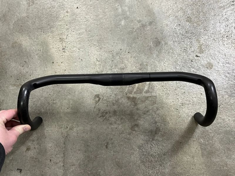 Karbonová 3T Superergo LTD ICR, 420 mm - sundané z kola, NOVÉ!