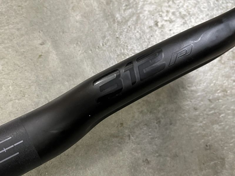 Karbonová řídítka SQlab 312 R, šířka 420 mm - najeto 1200 km - PC 7799,-