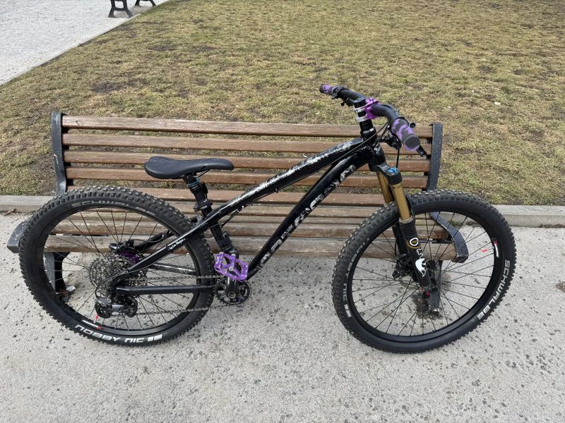 Custom skladaný Dartmoor hornet 26X