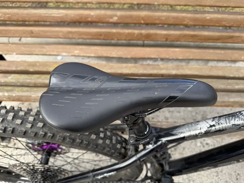 Custom skladaný Dartmoor hornet 26X